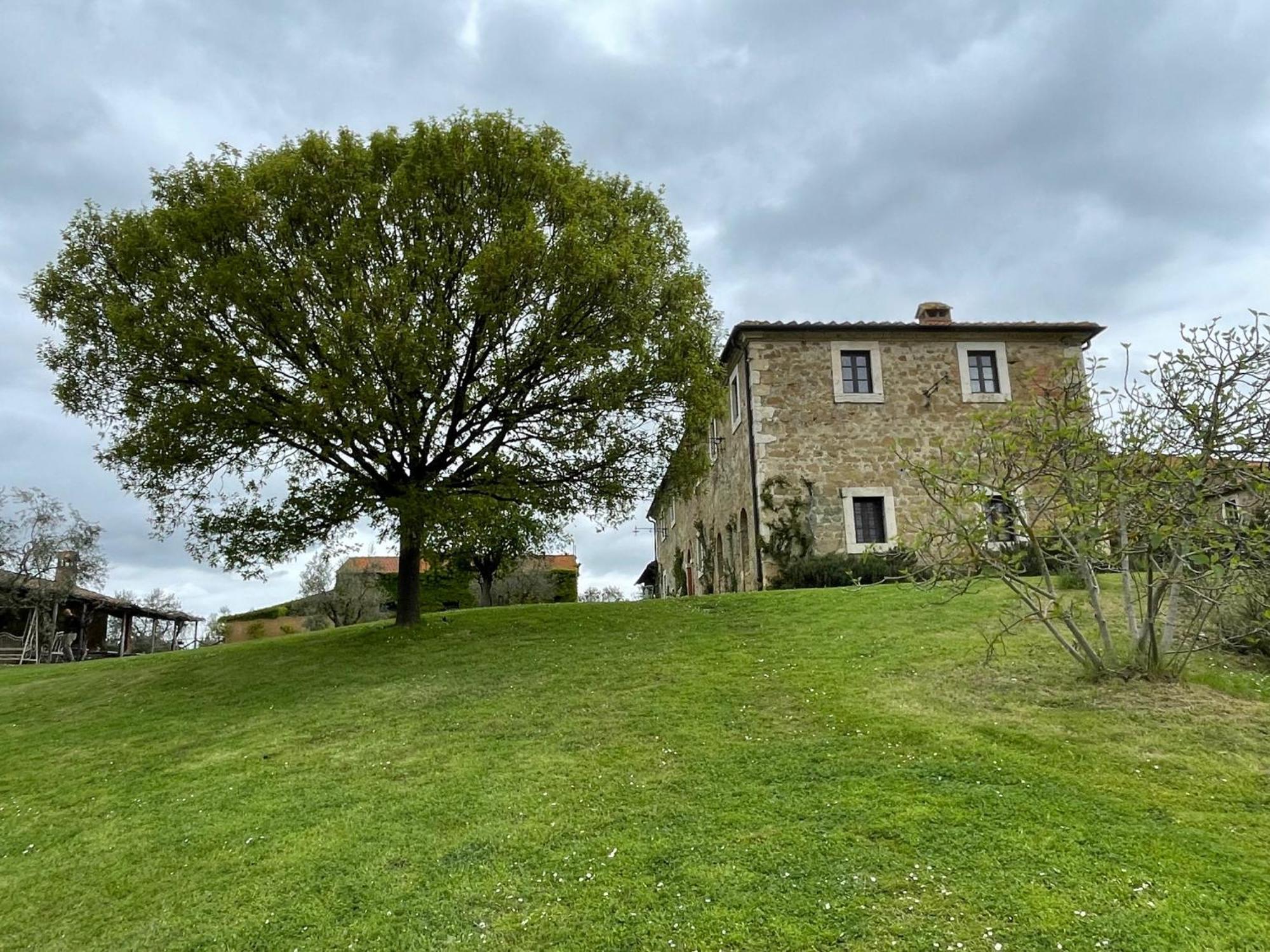 Agriturismo Le Sorbelle D'Orcia Con Piscina Pienza Exterior foto
